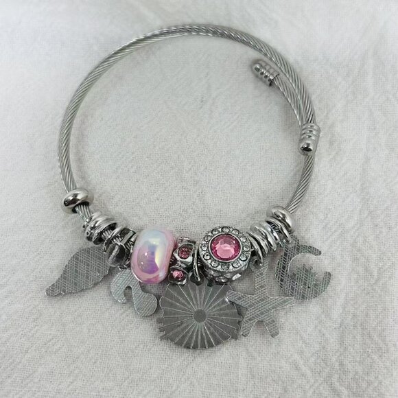 456 Pink Hello Kitty Bracelet cute - Picture 2 of 5
